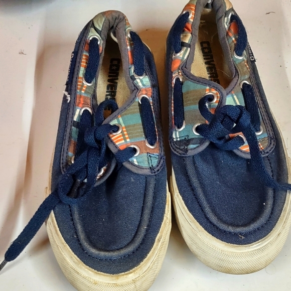 Converse shoes 5.5 - Picture 1 of 2